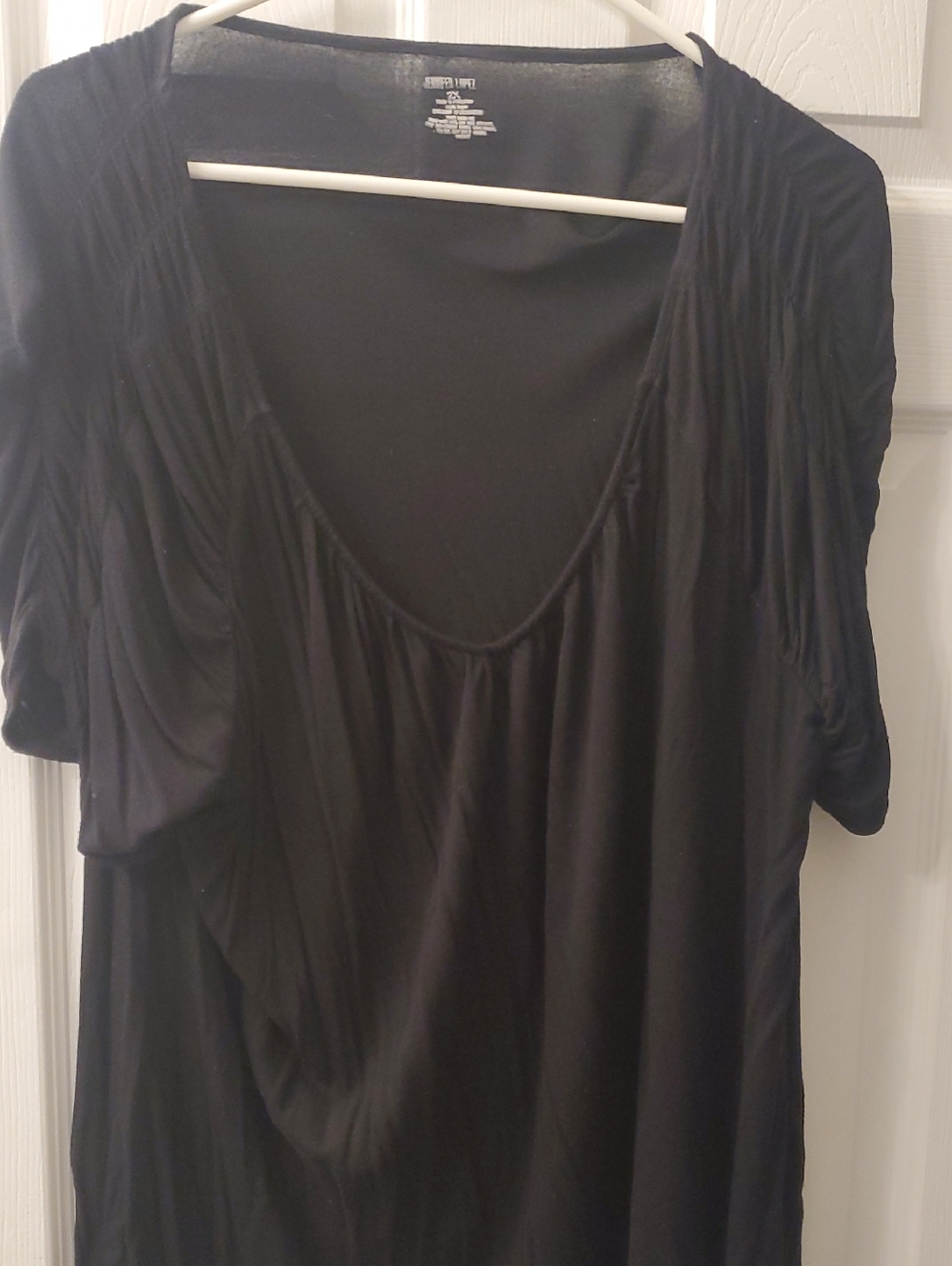 Jennifer Lopez Classic Black Women's Scoop Neck Top